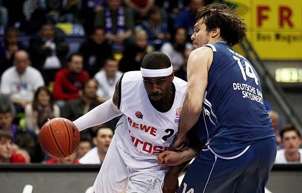 角色依旧偏 角色依旧偏