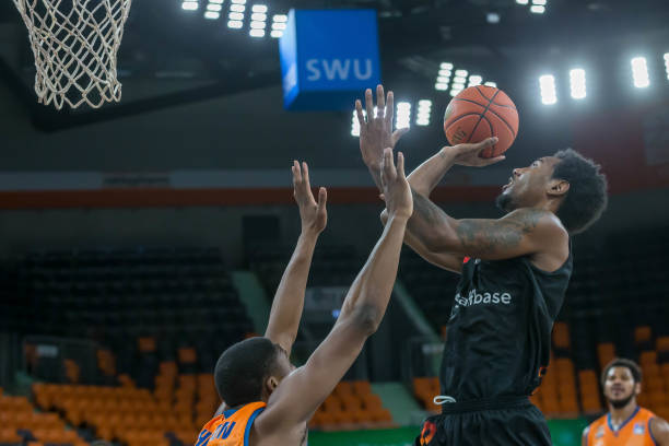 化的年轻球 化的年轻球