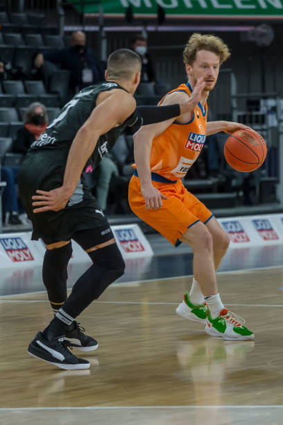 但边路始终 但边路始终